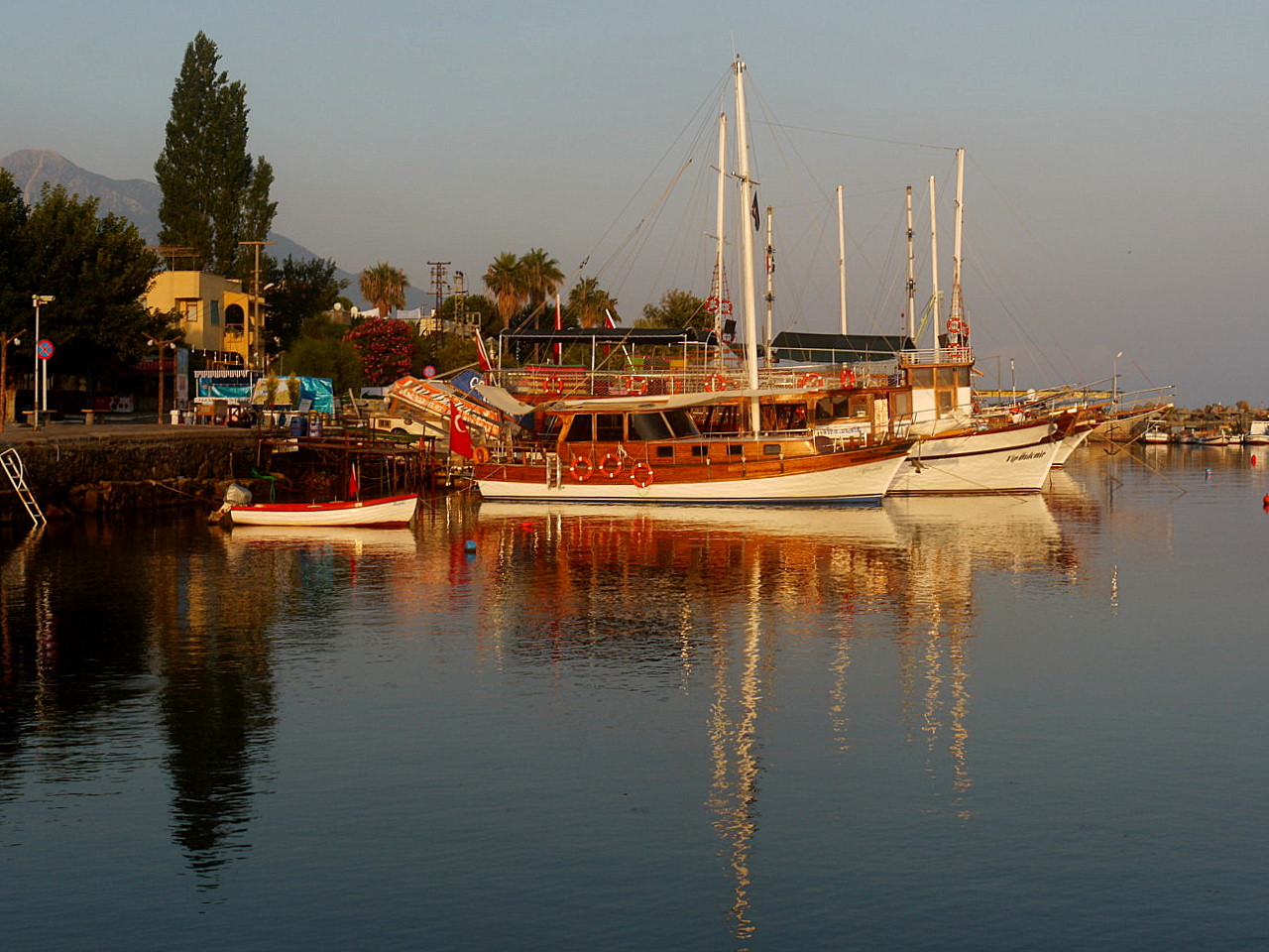  boat tour at  the seaside of  National Park